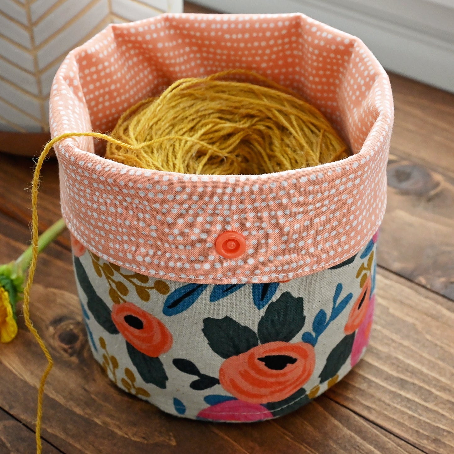 Rosa Yarn Cozy - Medium