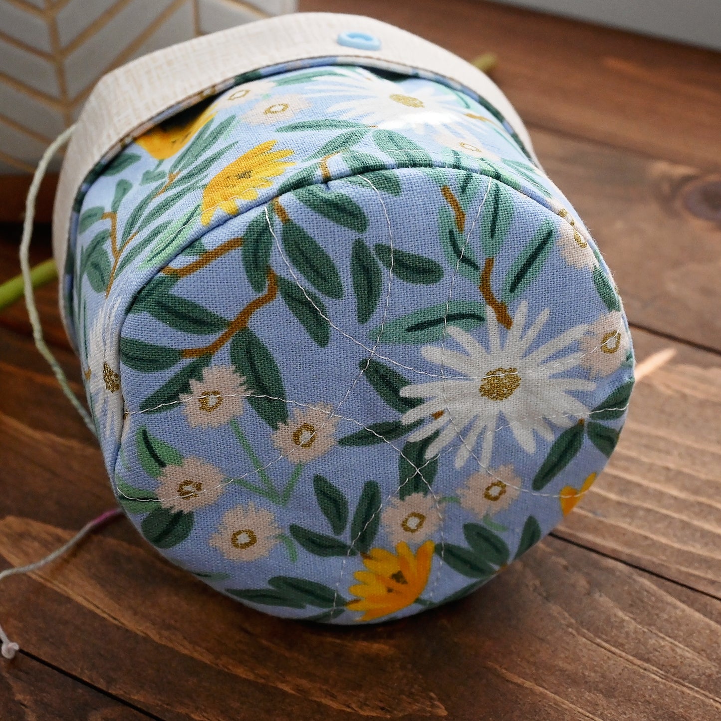Daisy Fields Yarn Cozy - Small
