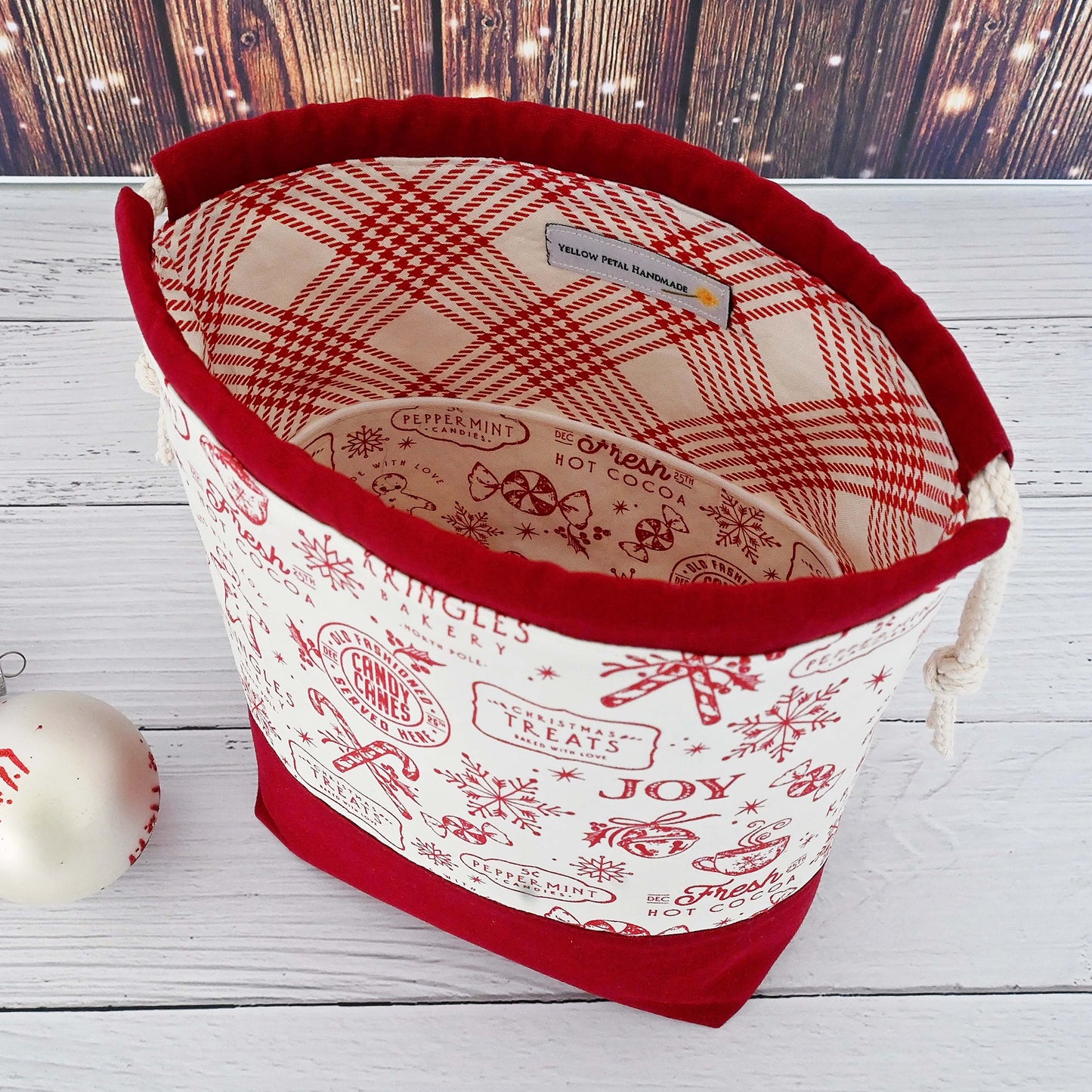 Merry Little Christmas Drawstring Bag in Cotton and Linen