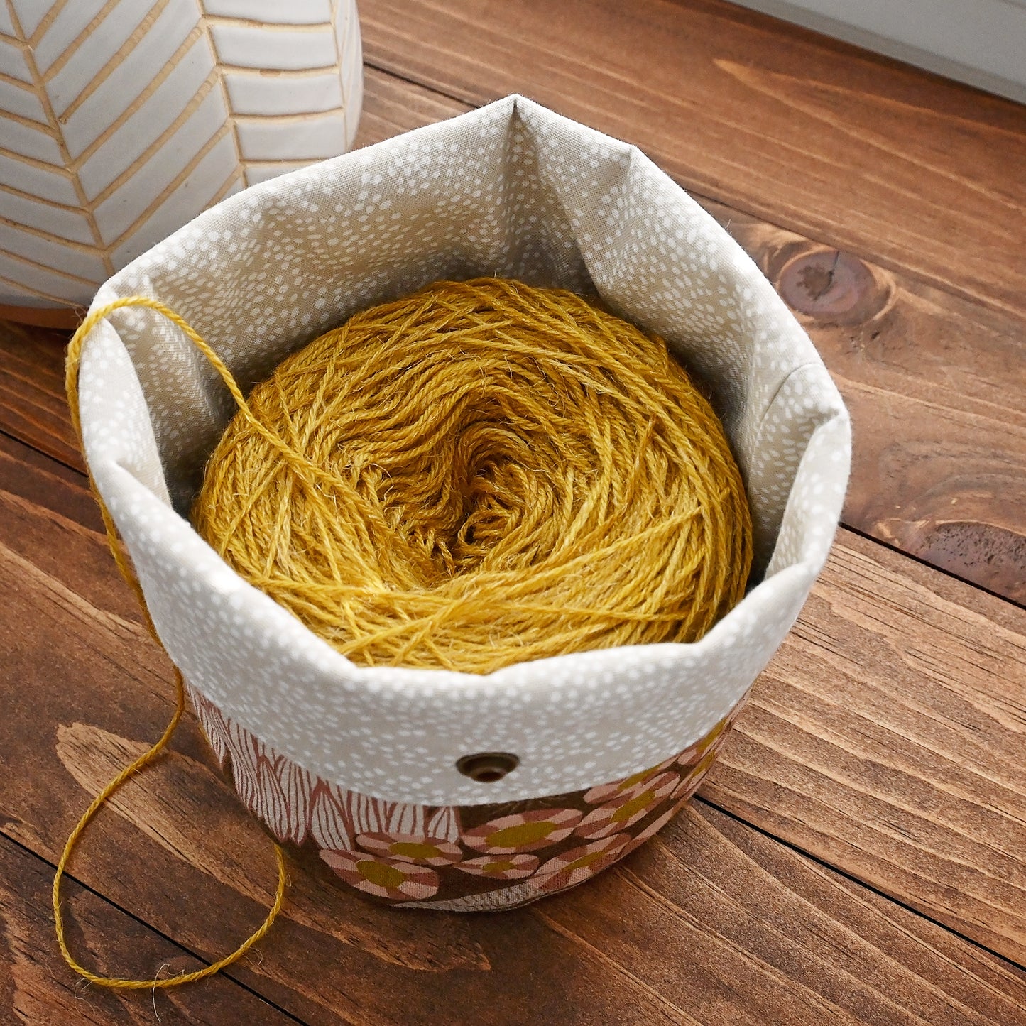 Bloom Yarn Cozy - Medium