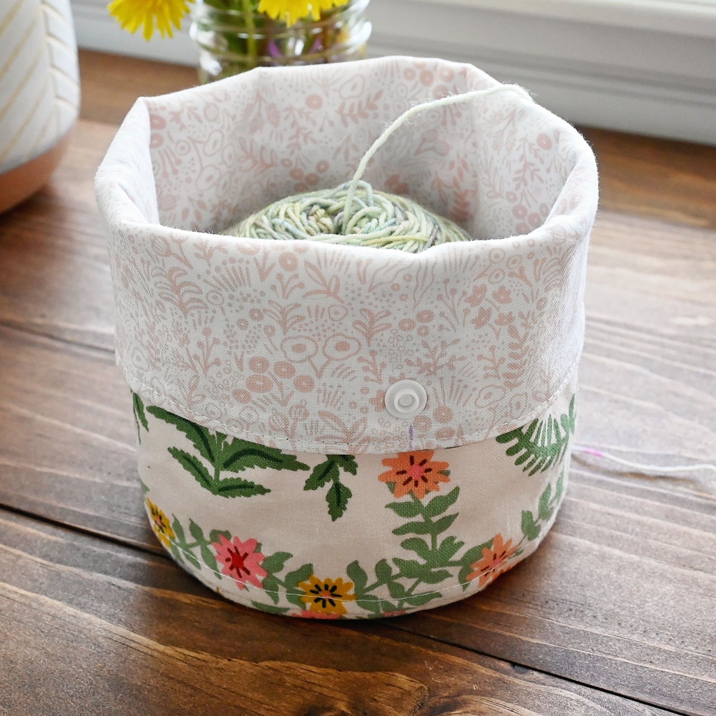 Gracie Yarn Cake Cozy - Medium