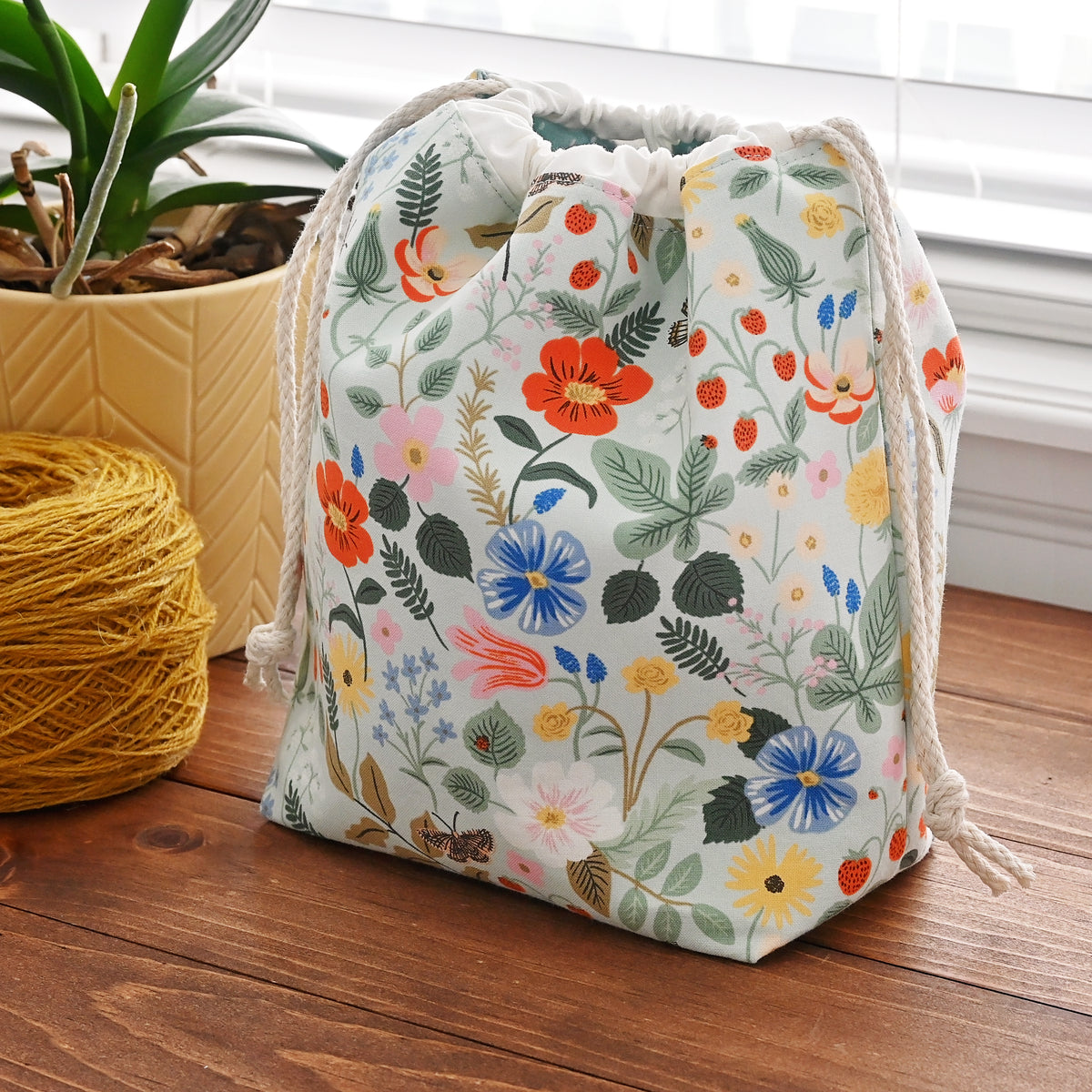 Drawstring Project Bag with Pockets