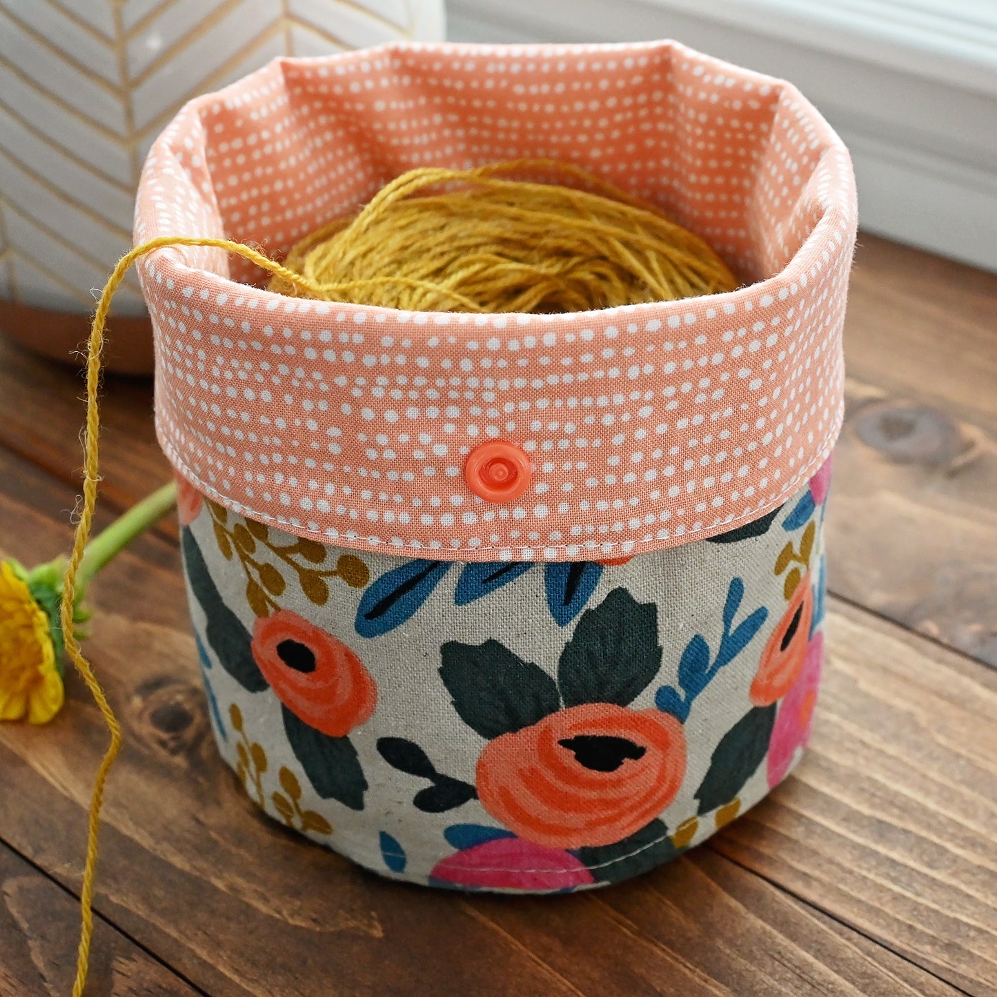 Rosa Yarn Cozy - Medium