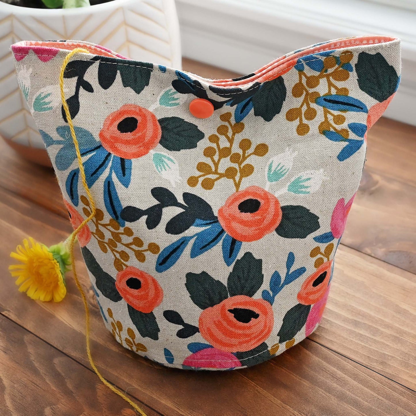 Rosa Yarn Cozy - Medium