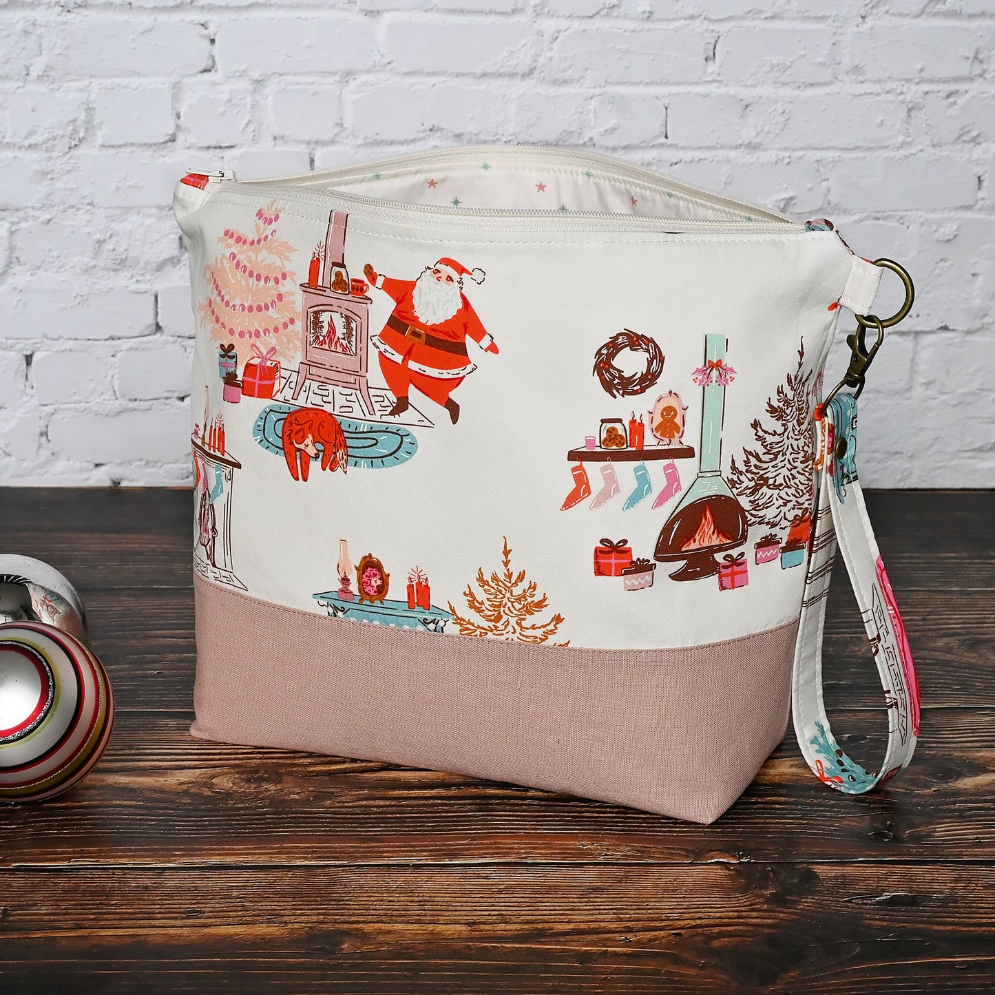 Christmas in the Cabin Zippered Project Bag