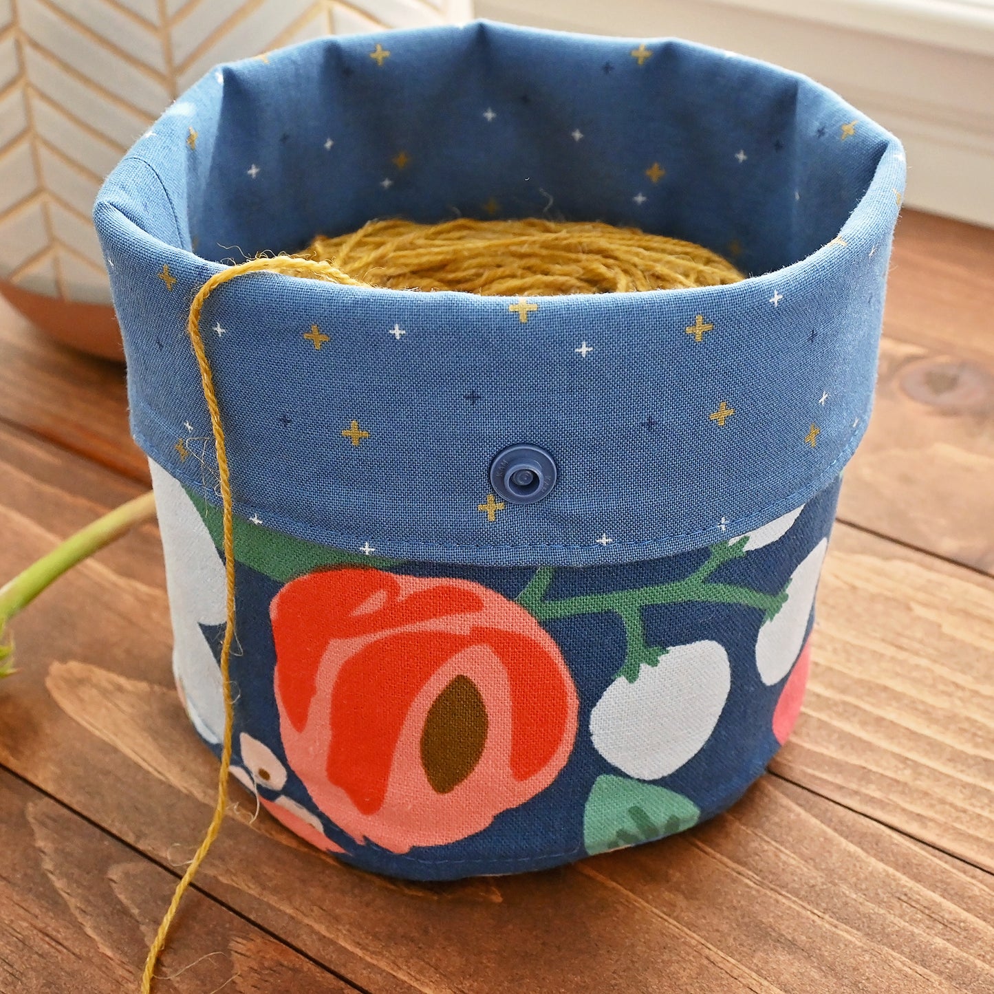 Vintage Garden Yarn Cozy - Medium