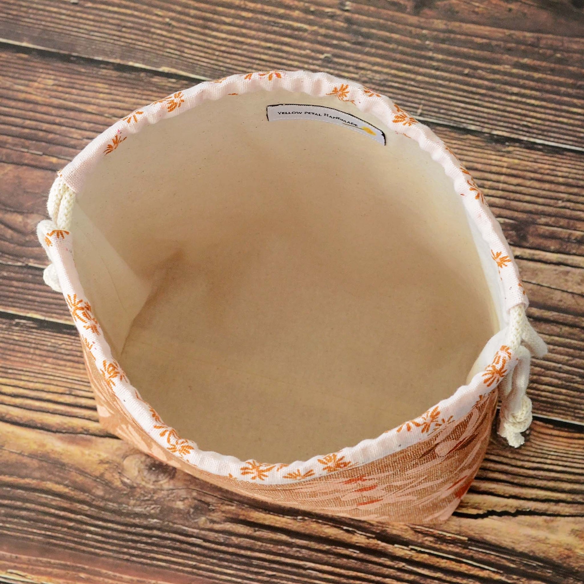 Linen knitting bag with daisies made from Kaufman linen.  Made in Canada by Yellow Petal Handmade.